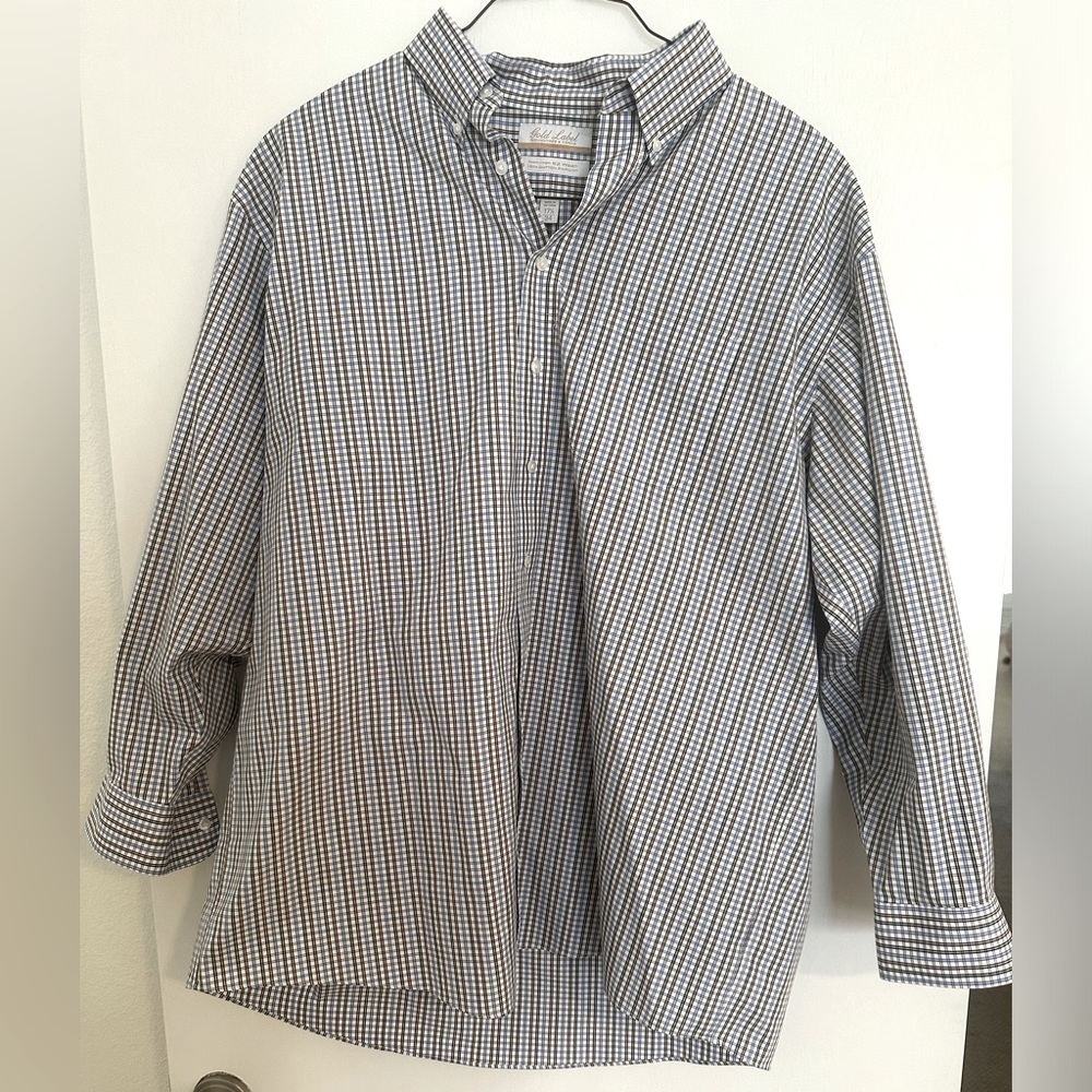 Roundtree and Yorke Gold Label Non Iron 17.5/34 long sleeve button up shirt.